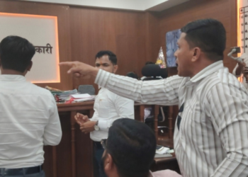 टोरंटसाठीची सुनावणी शेतकऱ्यांनी उधळली