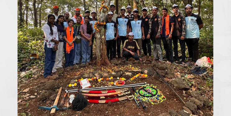 गोमाशी गडावर शिवकालीन शस्त्रांचे पूजन